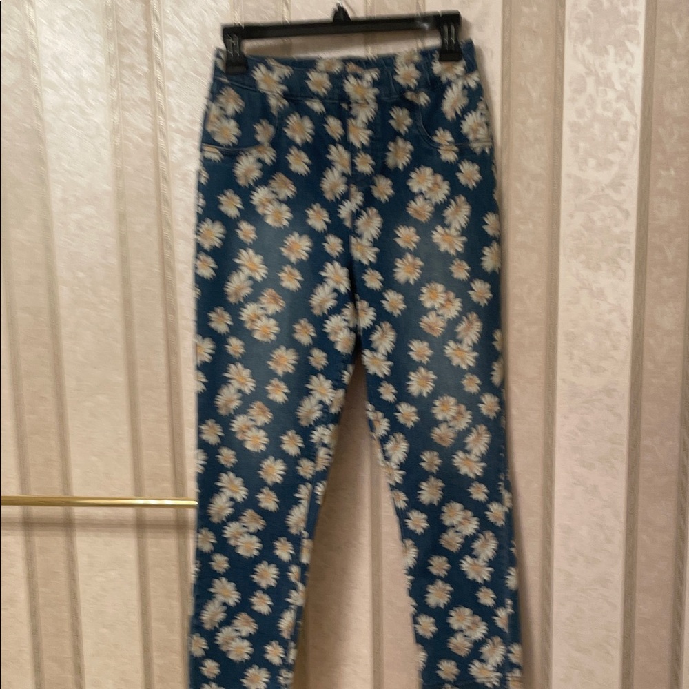 HUE Blue denim soft leggings Tapered to ankle
